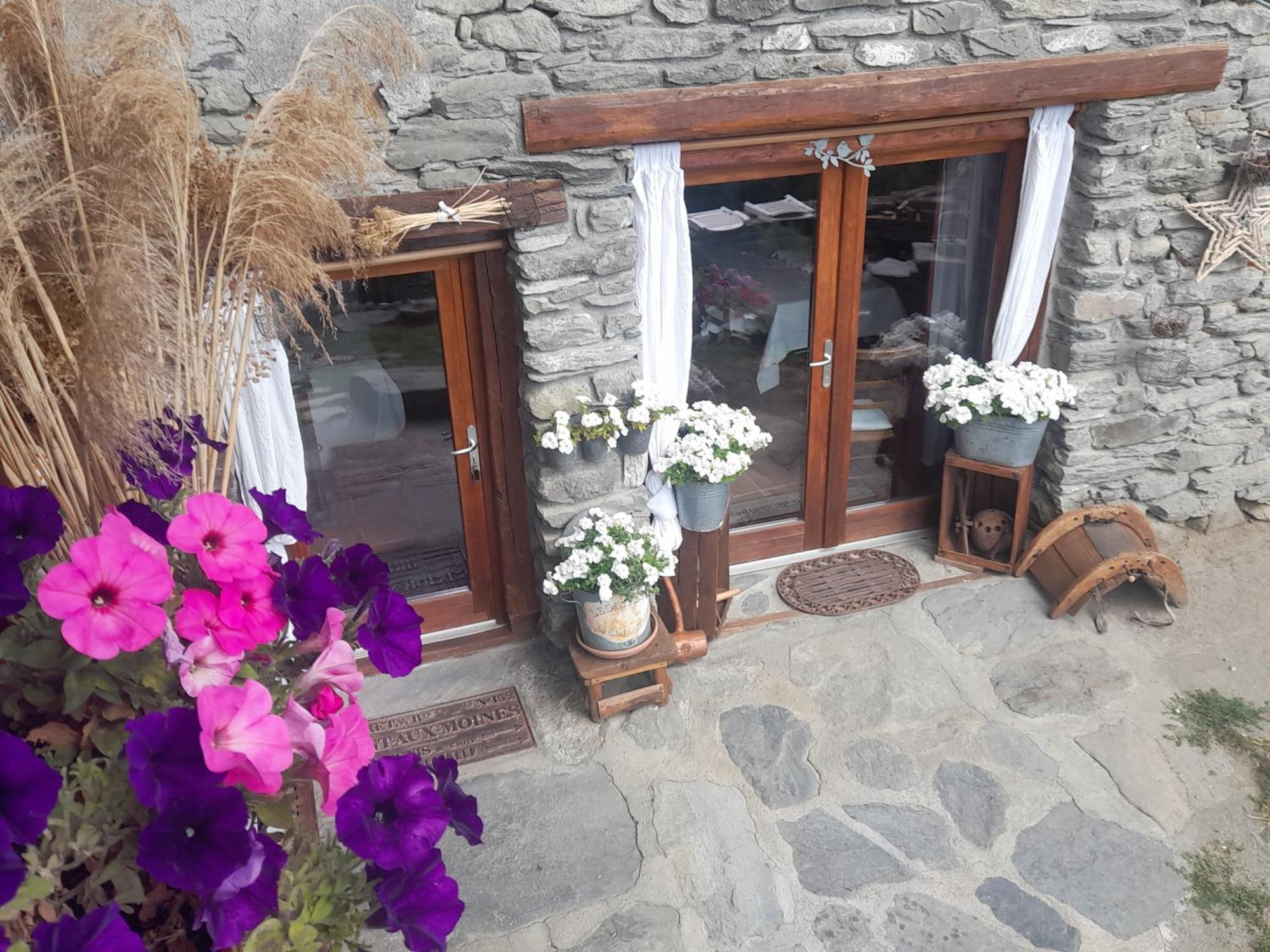Appartement De Charme 4/6 Pers Dans Joli Village De Montagne Bourg-Saint-Maurice Luaran gambar